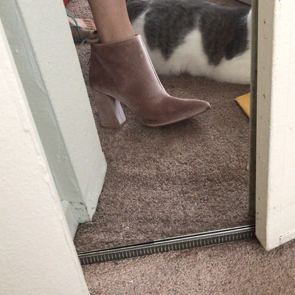 Stuart Weitzman ankle boots - Picture 3 of 3